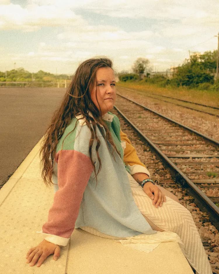 Luta assise sur les rails